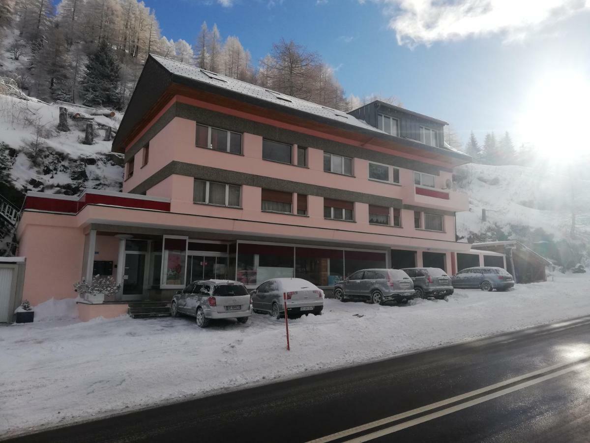 Les Nis Apartment Bourg-Saint-Pierre Exterior foto